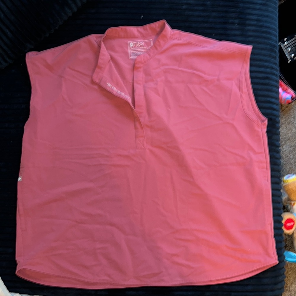 Figs Rafaele top! Breast cancer awareness from October 2022.  Size XL